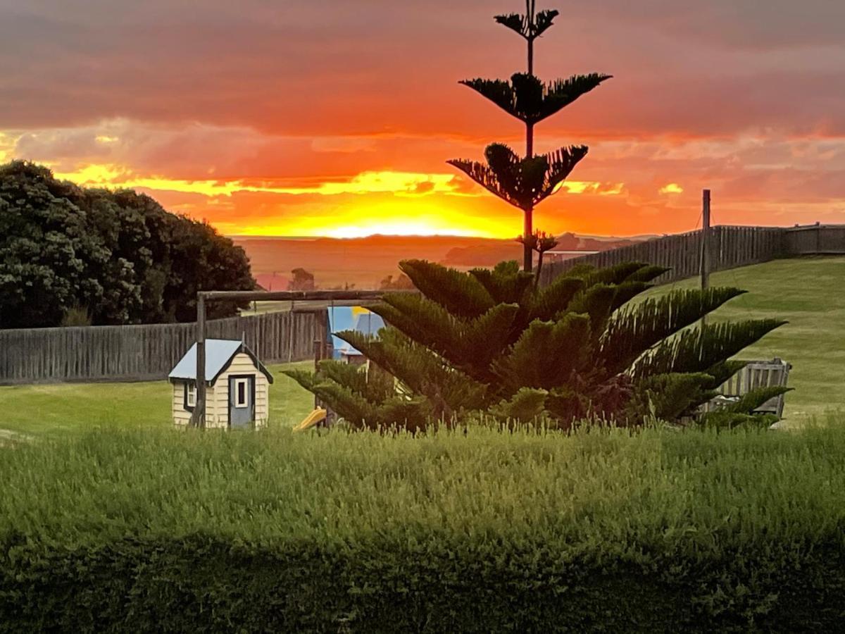 Sails - Elegant, Spacious Beach Villa Port Fairy Exterior photo