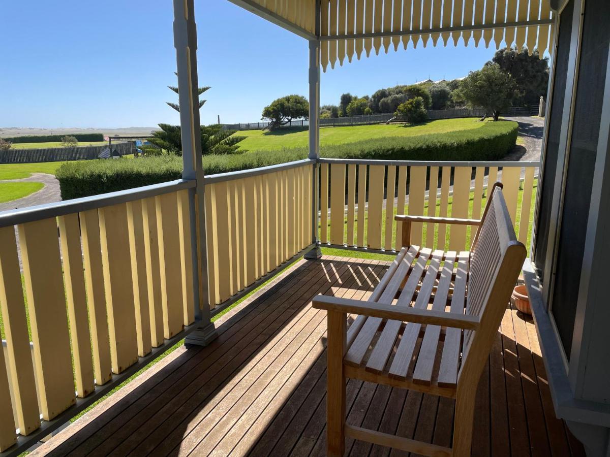 Sails - Elegant, Spacious Beach Villa Port Fairy Exterior photo